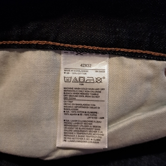 Old Navy men's size 42 x 32 dark wash loose fit jeans New - Picture 3 of 7